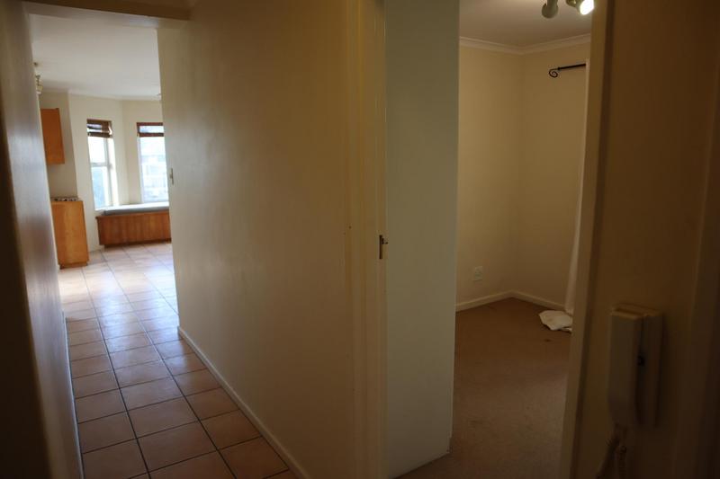 To Let 2 Bedroom Property for Rent in Vredehoek Western Cape